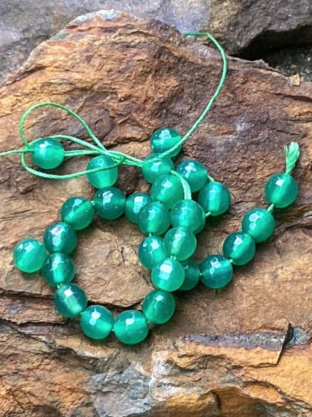 27 Pieces Green Chalcedony Round Beads, NWT, Drilled, 6mm